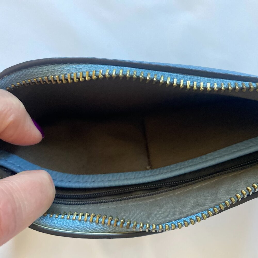 JOY Susan blue wristlet purse - Picture 4 of 6
